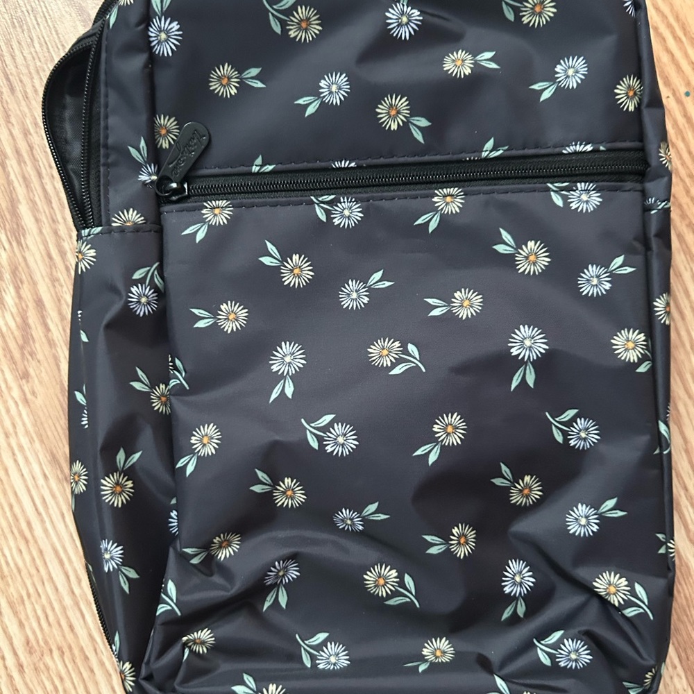 Thirty-One Black Daisy Travel Bag